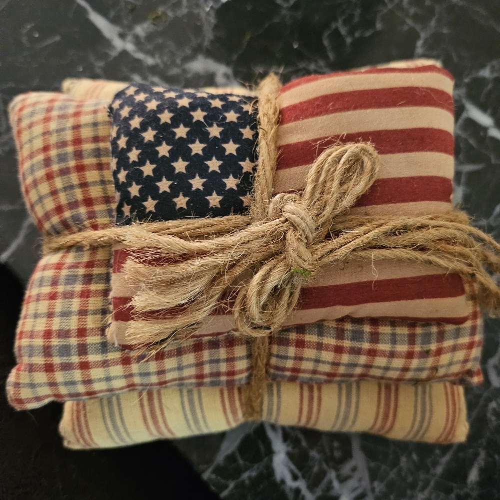 Patriotic Plaid Accent Pillow Set